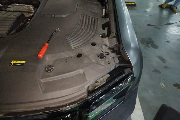 Used JETOUR Shanhai Traveler C-DM 2024 C-DM 208KM Mountain & Wilderness Edition Engine Bay Left