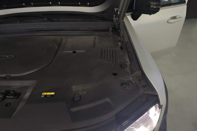 Used JETOUR Shanhai Traveler C-DM 2024 C-DM 208KM Mountain & Wilderness Edition Engine Bay Left