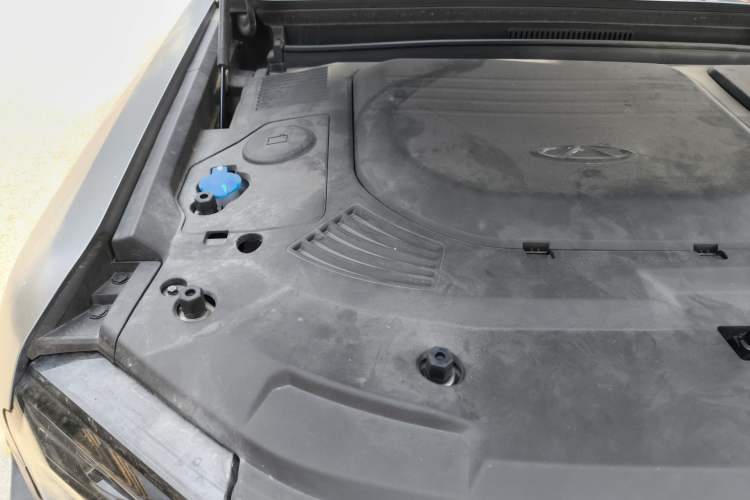 Used JETOUR Shanhai Traveler C-DM 2024 C-DM 208KM Mountain & Wilderness Edition Engine Bay Right