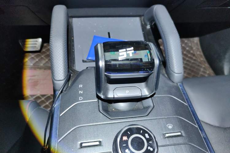Used JETOUR Shanhai Traveler C-DM 2024 C-DM 208KM Mountain & Wilderness Edition Gear Lever
