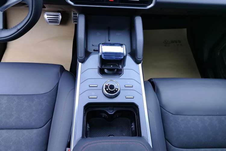 Used JETOUR Shanhai Traveler C-DM 2024 C-DM 208KM Mountain & Wilderness Edition Gear Lever