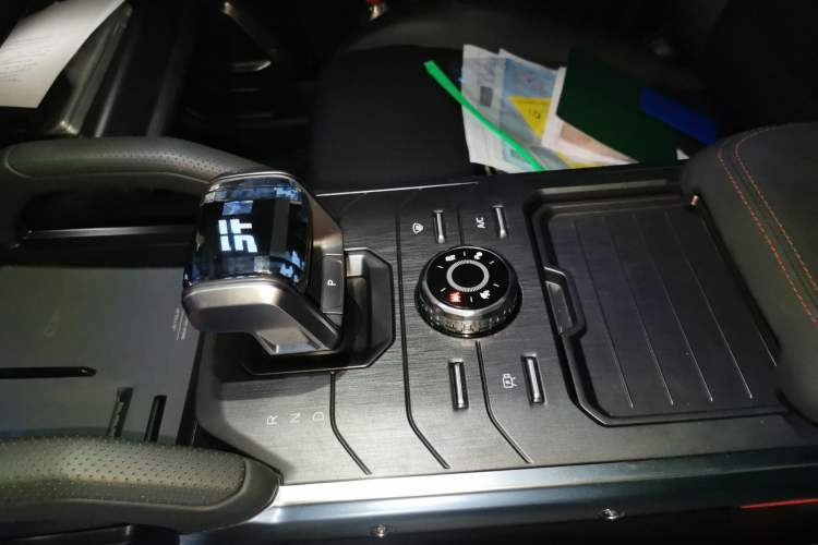 Used JETOUR Shanhai Traveler C-DM 2024 C-DM 208KM Mountain & Wilderness Edition Gear Lever