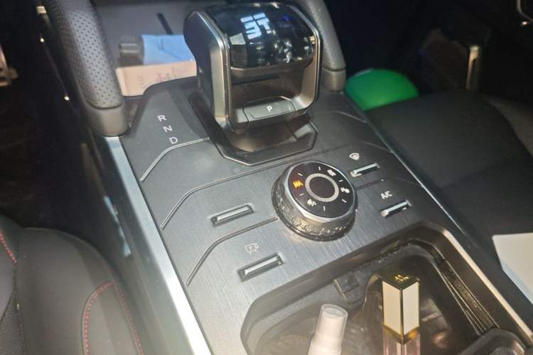 Used JETOUR Shanhai Traveler C-DM 2024 C-DM 208KM Mountain & Wilderness Edition Gear Lever