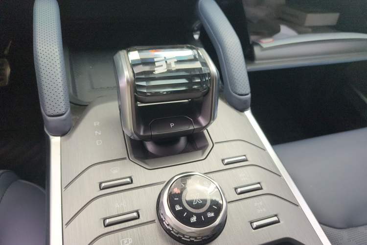 Used JETOUR Shanhai Traveler C-DM 2024 C-DM 206KM Four-Wheel Drive Wilderness Edition Gear Lever
