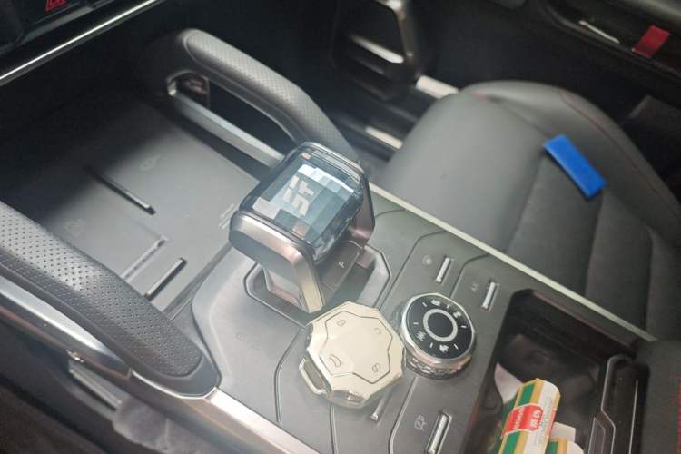 Used JETOUR Shanhai Traveler C-DM 2024 C-DM 208KM Mountain & Wilderness Edition Gear Lever