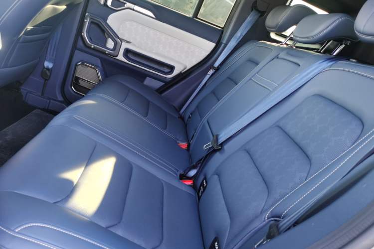 Used JETOUR Shanhai Traveler C-DM 2024 C-DM 208KM Mountain & Wilderness Edition Left Rear Seat