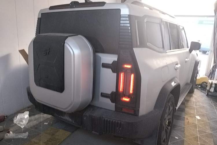 Used JETOUR Shanhai Traveler C-DM 2024 C-DM 208KM Mountain & Wilderness Edition Rear Right 45 Deg