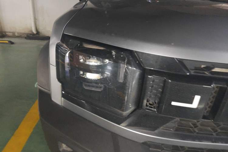 Used JETOUR Shanhai Traveler C-DM 2024 C-DM 206KM Four-Wheel Drive Wilderness Edition Right Front Headlight