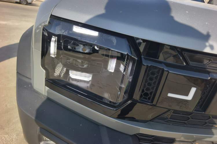 Used JETOUR Shanhai Traveler C-DM 2024 C-DM 208KM Mountain & Wilderness Edition Right Front Headlight