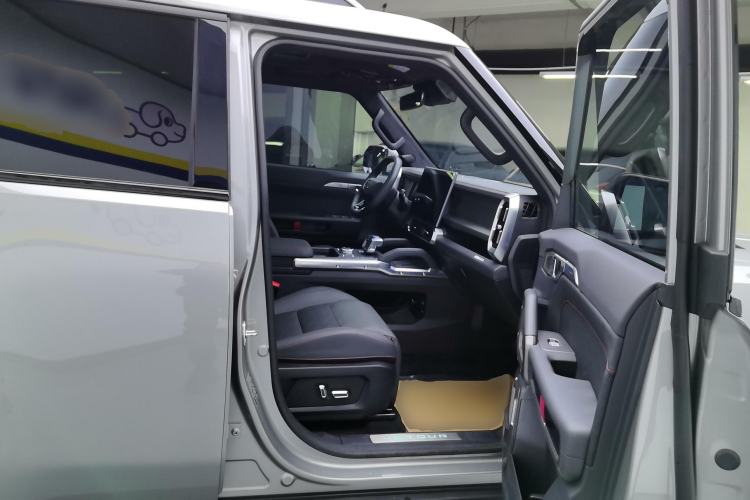 Used JETOUR Shanhai Traveler C-DM 2024 C-DM 208KM Mountain & Wilderness Edition Right Front Seat
