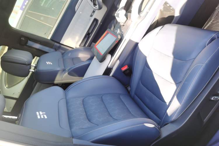 Used JETOUR Shanhai Traveler C-DM 2024 C-DM 208KM Mountain & Wilderness Edition Right Front Seat