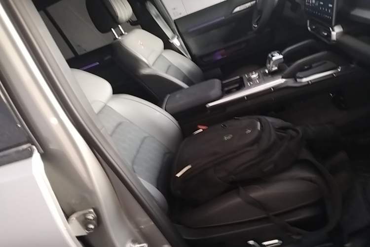 Used JETOUR Shanhai Traveler C-DM 2024 C-DM 208KM Mountain & Wilderness Edition Right Front Seat