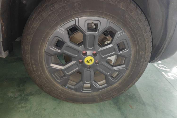 Used JETOUR Shanhai Traveler C-DM 2024 C-DM 206KM Four-Wheel Drive Wilderness Edition Right Front Wheel Hub