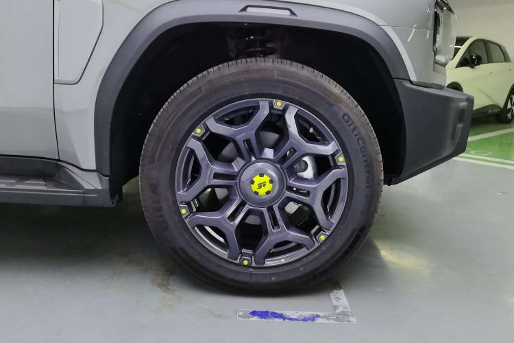 Used JETOUR Shanhai Traveler C-DM 2024 C-DM 208KM Mountain & Wilderness Edition Right Front Wheel Hub