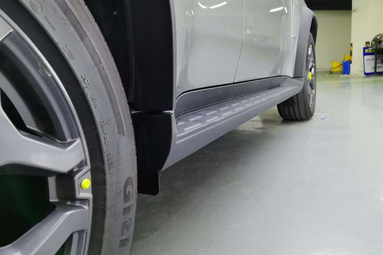 Used JETOUR Shanhai Traveler C-DM 2024 C-DM 208KM Mountain & Wilderness Edition Right Side Sill