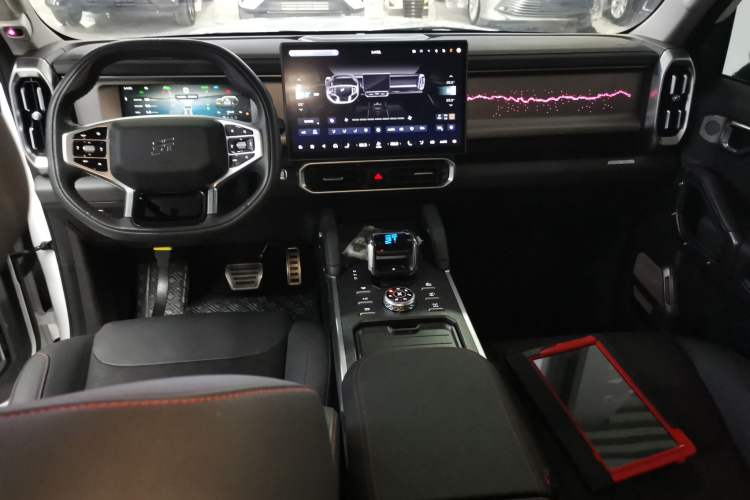 Used JETOUR Shanhai Traveler C-DM 2024 C-DM 206KM Four-Wheel Drive Wilderness Edition Center Console