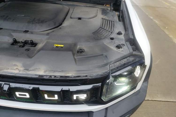 Used JETOUR Shanhai Traveler C-DM 2024 C-DM 208KM Mountain & Wilderness Edition Engine Bay Left