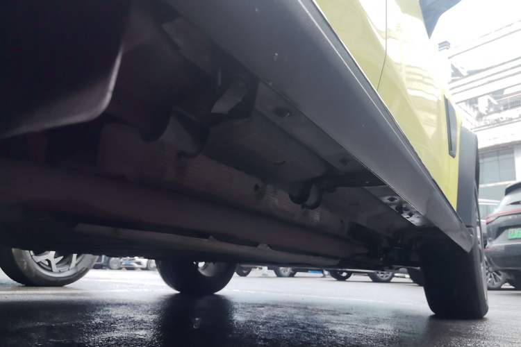 Used JETOUR Shanhai Traveler C-DM 2024 C-DM 208KM Mountain & Wilderness Edition Chassis Rear Right