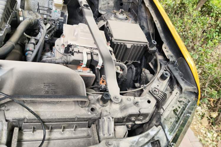 Used JETOUR Shanhai Traveler C-DM 2024 C-DM 208KM Mountain & Wilderness Edition Engine Bay Left