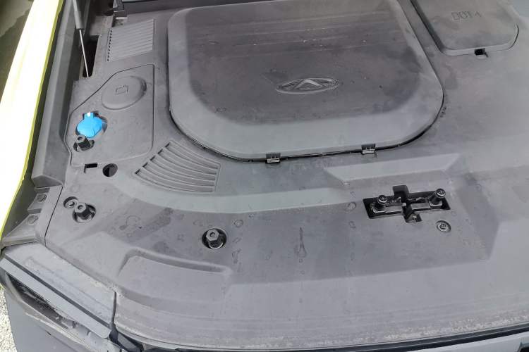 Used JETOUR Shanhai Traveler C-DM 2024 C-DM 208KM Mountain & Wilderness Edition Engine Bay Right