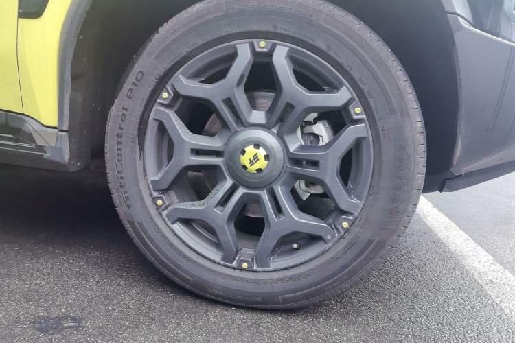 Used JETOUR Shanhai Traveler C-DM 2024 C-DM 208KM Mountain & Wilderness Edition Right Front Wheel Hub
