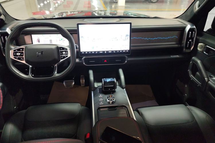 Used JETOUR Shanhai Traveler C-DM 2025 C-DM 206KM All-Wheel-Drive Wilderness Edition Center Console