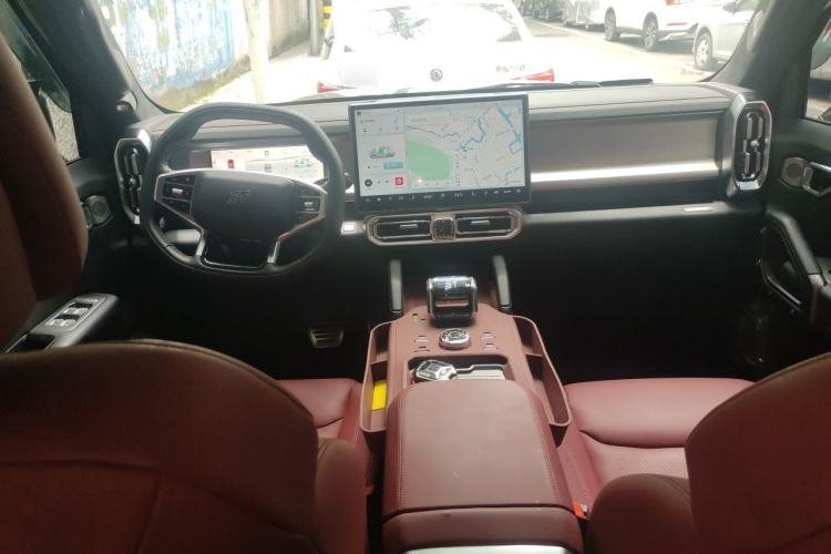 Used JETOUR Shanhai Traveler C-DM 2025 Model C-DM 208KM Wilderness Edition Center Console