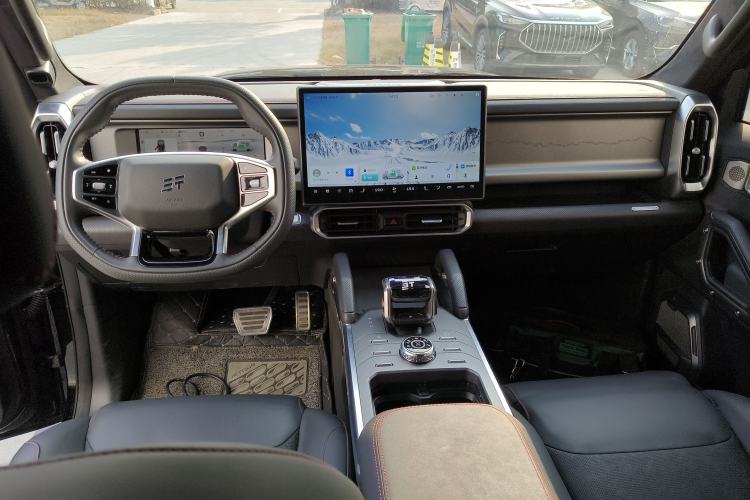 Used JETOUR Shanhai Traveler C-DM 2025 C-DM 206KM All-Wheel-Drive Wilderness Edition Center Console