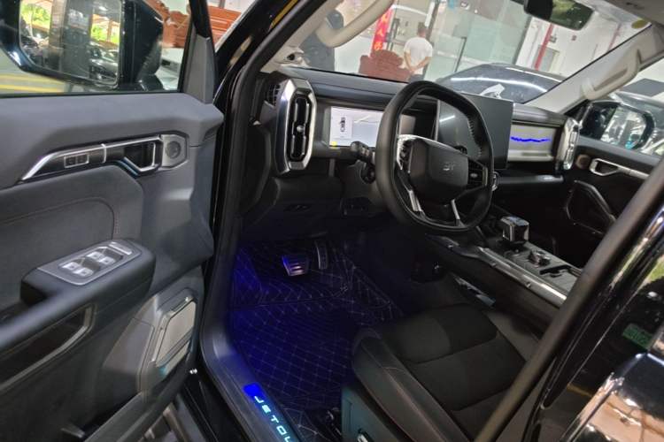 Used JETOUR Shanhai Traveler C-DM 2025 206km XWD Conquer Extended Version 7 Seats Driver Seat