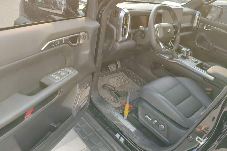 Used JETOUR Shanhai Traveler C-DM 2025 C-DM 206KM All-Wheel-Drive Wilderness Edition Driver Seat