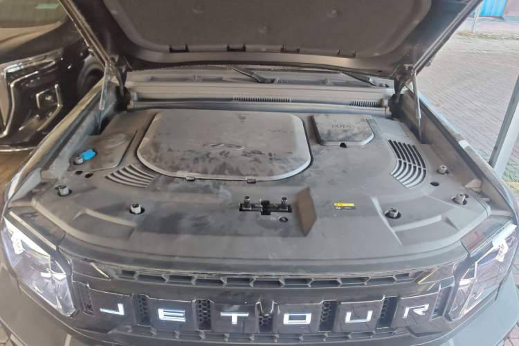 Used JETOUR Shanhai Traveler C-DM 2025 120km Discovery Extended Version 7 Seats Engine Bay