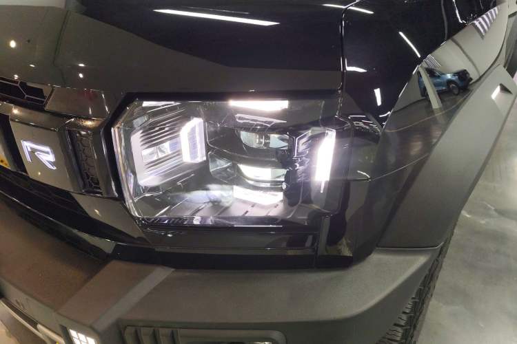 Used JETOUR Shanhai Traveler C-DM 2025 C-DM 206KM All-Wheel-Drive Wilderness Edition Left Front Headlight