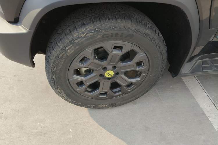 Used JETOUR Shanhai Traveler C-DM 2025 C-DM 206KM All-Wheel-Drive Wilderness Edition Left Front Wheel Hub