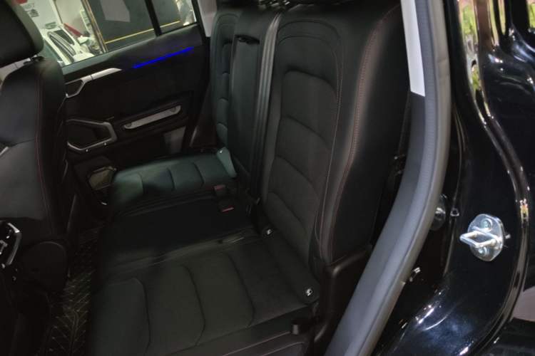 Used JETOUR Shanhai Traveler C-DM 2025 206km XWD Conquer Extended Version 7 Seats Left Rear Seat