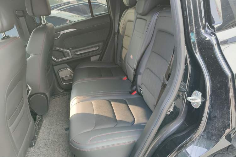 Used JETOUR Shanhai Traveler C-DM 2025 C-DM 206KM All-Wheel-Drive Wilderness Edition Left Rear Seat