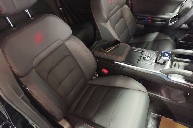 Used JETOUR Shanhai Traveler C-DM 2025 C-DM 206KM All-Wheel-Drive Wilderness Edition Right Front Seat