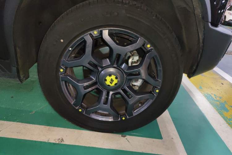 Used JETOUR Shanhai Traveler C-DM 2025 Model C-DM 208KM Wilderness Edition Right Front Wheel Hub