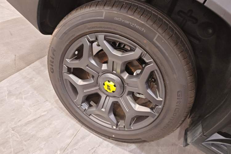 Used JETOUR Shanhai Traveler C-DM 2025 206km XWD Conquer Extended Version 7 Seats Right Rear Wheel Hub