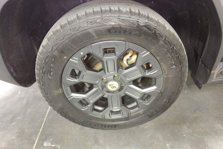 Used JETOUR Shanhai Traveler C-DM 2025 C-DM 206KM All-Wheel-Drive Wilderness Edition Right Rear Wheel Hub