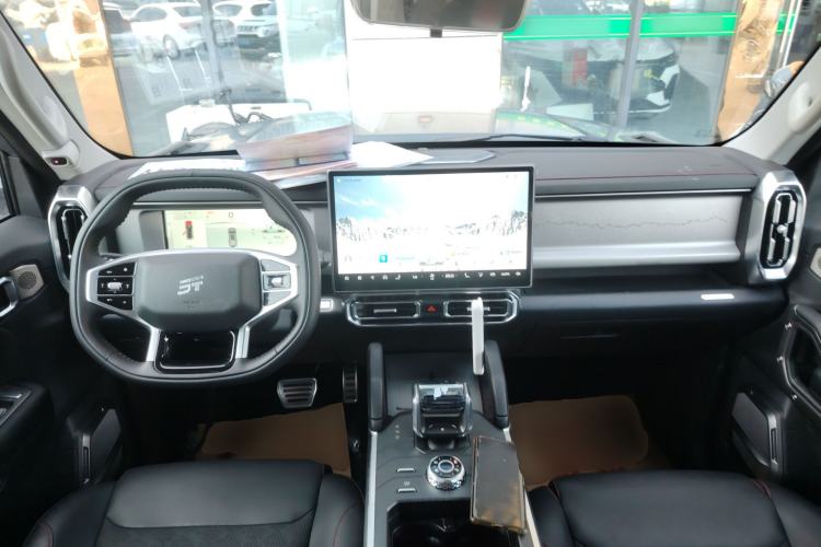 Used JETOUR Shanhai Traveler C-DM 2025 120km Discovery Extended Version 7 Seats Center Console
