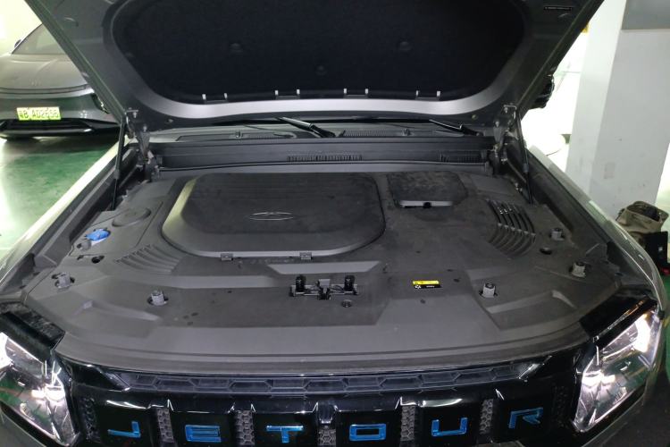 Used JETOUR Shanhai Traveler C-DM 2025 120km Discovery Extended Version 7 Seats Engine Bay