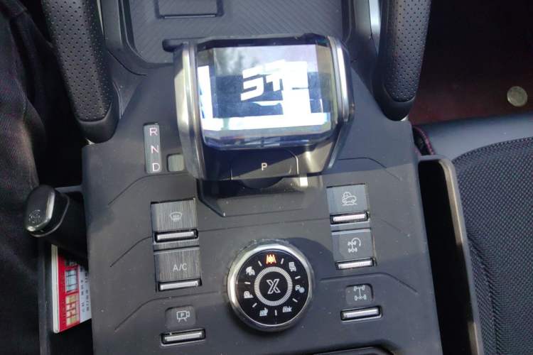 Used JETOUR Shanhai Traveler C-DM 2025 206km XWD Extended-Length 7-Seater Gear Lever