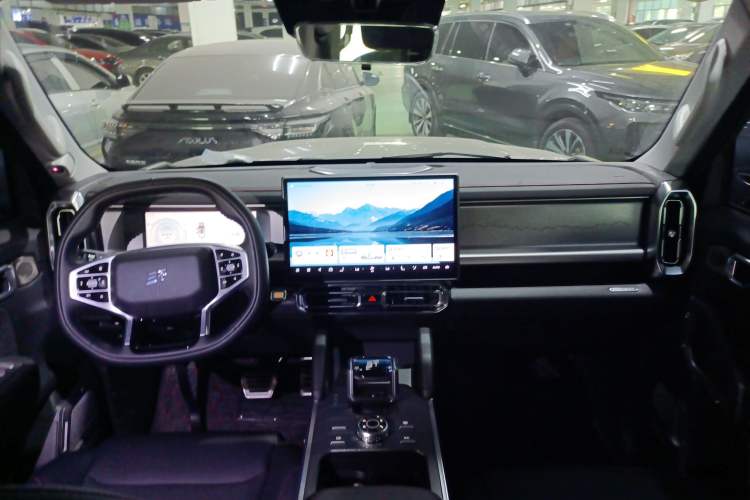 Used JETOUR Shanhai Traveler C-DM 2025 120km Discovery Extended Version 7 Seats Interior 2
