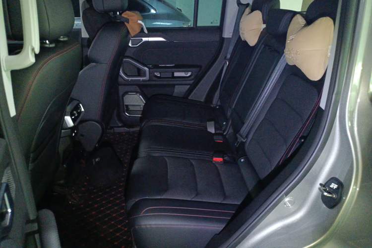 Used JETOUR Shanhai Traveler C-DM 2025 120km Discovery Extended Version 7 Seats Interior 4