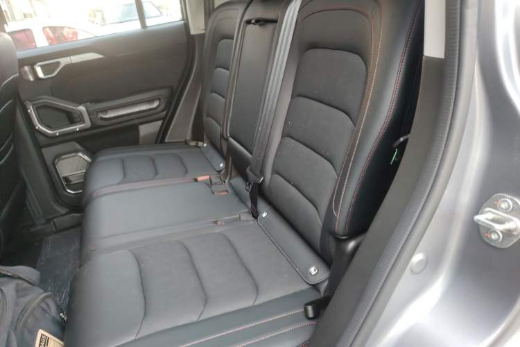 Used JETOUR Shanhai Traveler C-DM 2025 120km Discovery Extended Version 7 Seats Left Rear Seat
