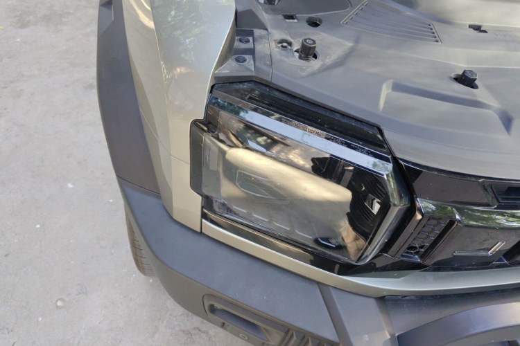 Used JETOUR Shanhai Traveler C-DM 2025 206km XWD Extended-Length 7-Seater Right Front Headlight