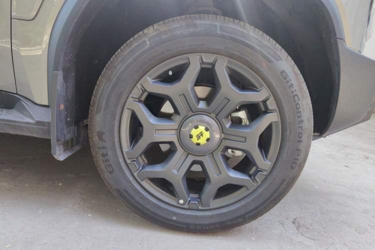 Used JETOUR Shanhai Traveler C-DM 2025 206km XWD Extended-Length 7-Seater Right Front Wheel Hub