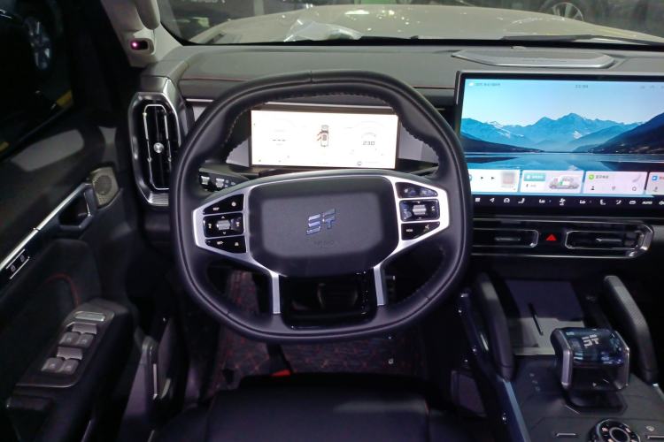 Used JETOUR Shanhai Traveler C-DM 2025 120km Discovery Extended Version 7 Seats Steering Wheel