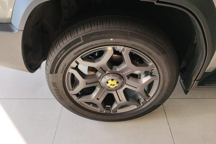 Used JETOUR Shanhai Traveler C-DM 2025 120km Discovery Extended Version 7 Seats Right Rear Wheel Hub
