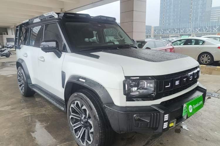Used JETOUR Shanhai Traveler C-DM 2025 206km XWD Extended-Length 7-Seater Front Right 45 Deg